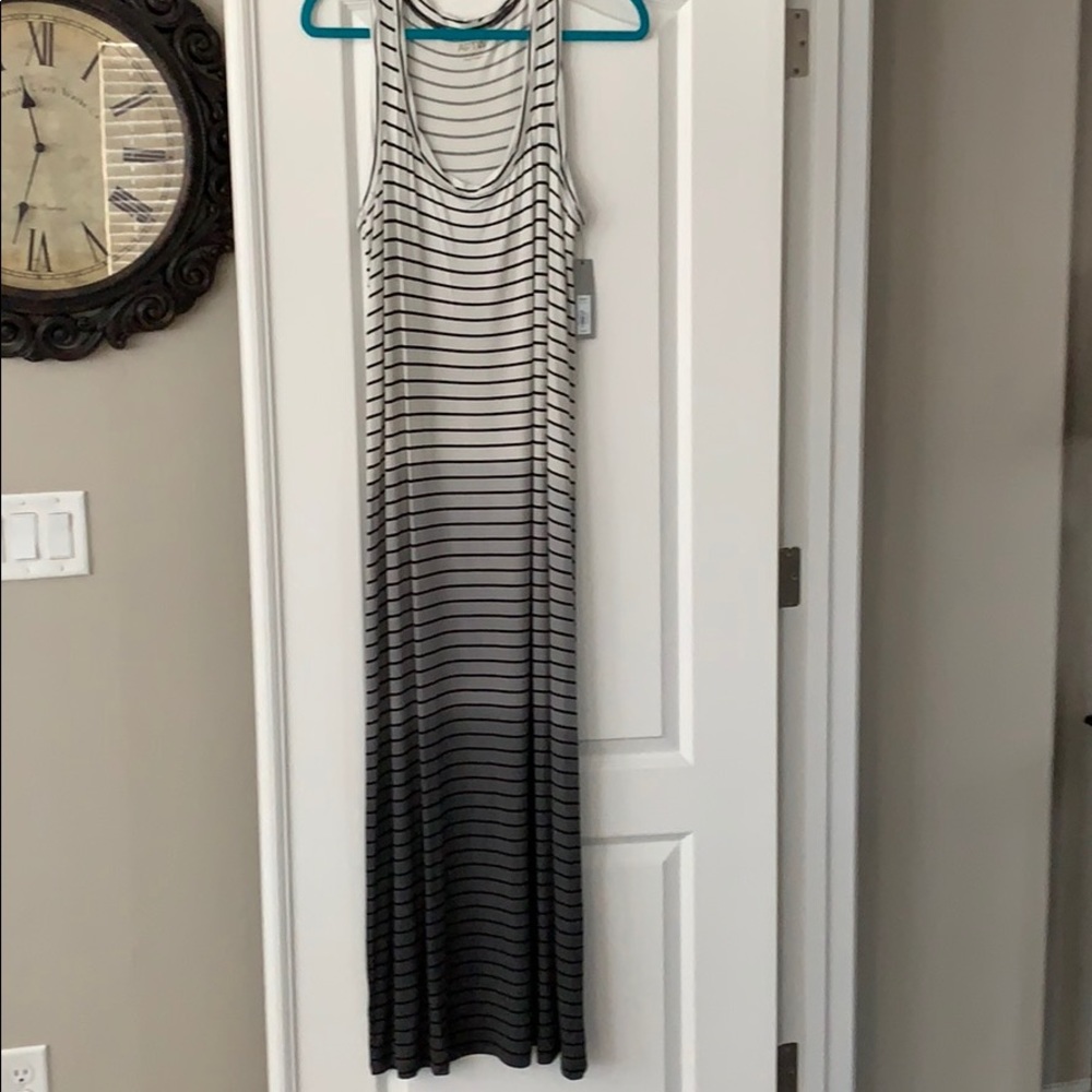 Maxi Sleeveless. Dress